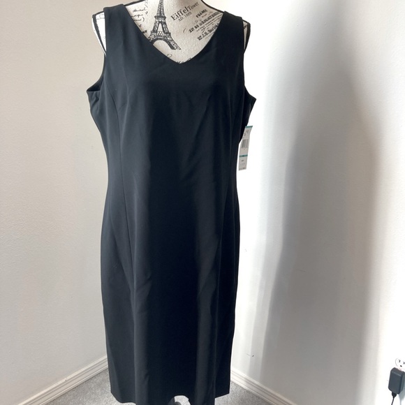 Jones New York Dresses & Skirts - Jones NY Platinum black dress Sz 16 NWT